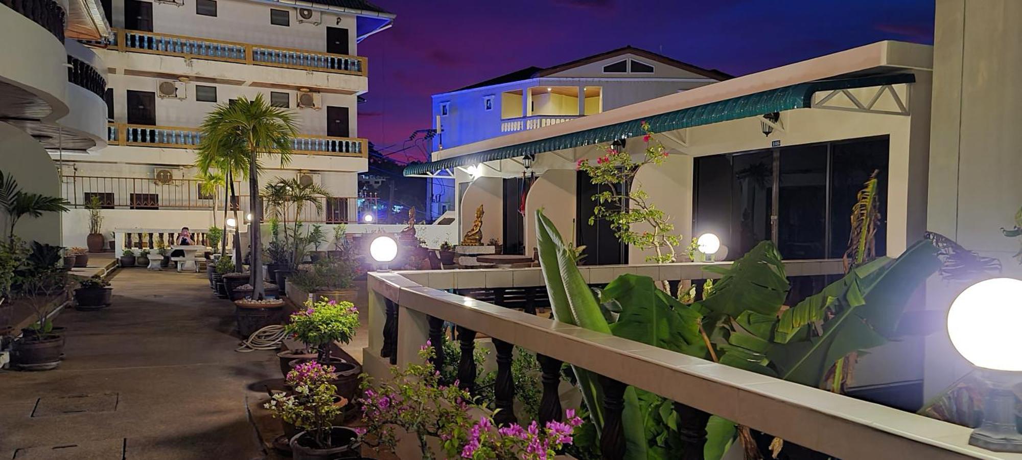 Blue Sky Residence Patong Bagian luar foto