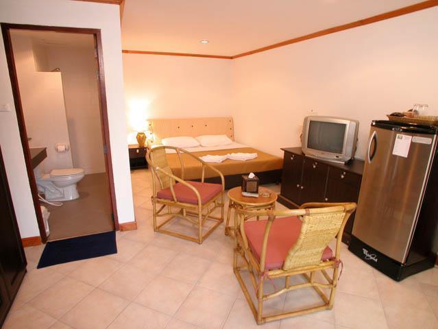 Blue Sky Residence Patong Bagian luar foto