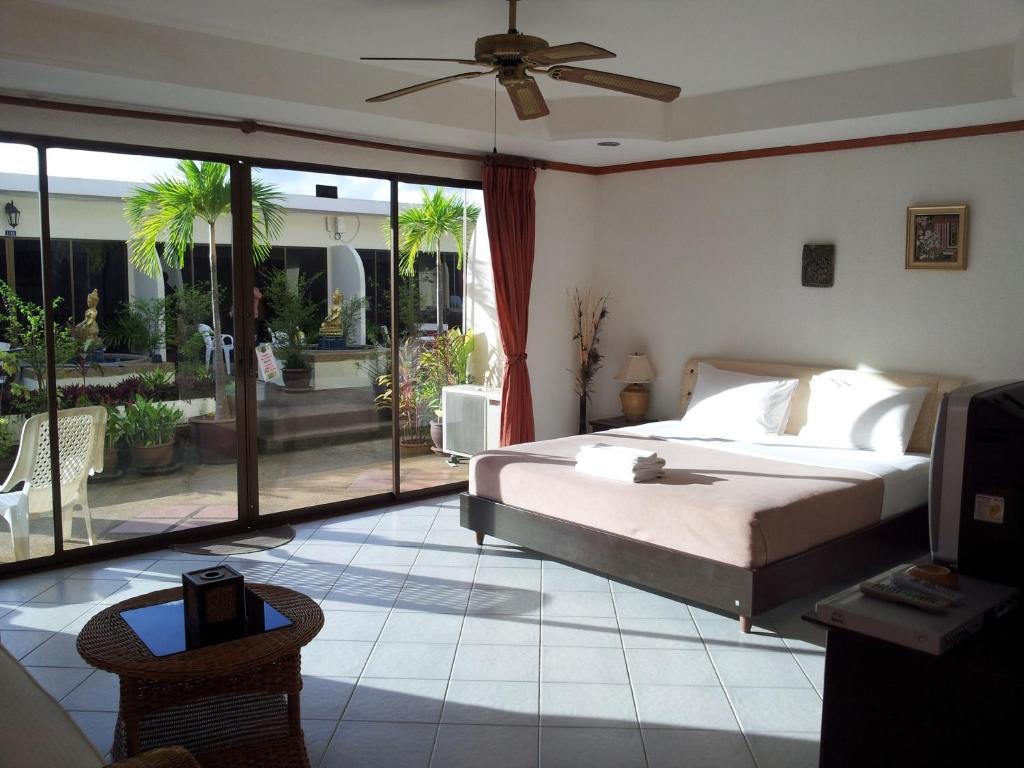 Blue Sky Residence Patong Bagian luar foto