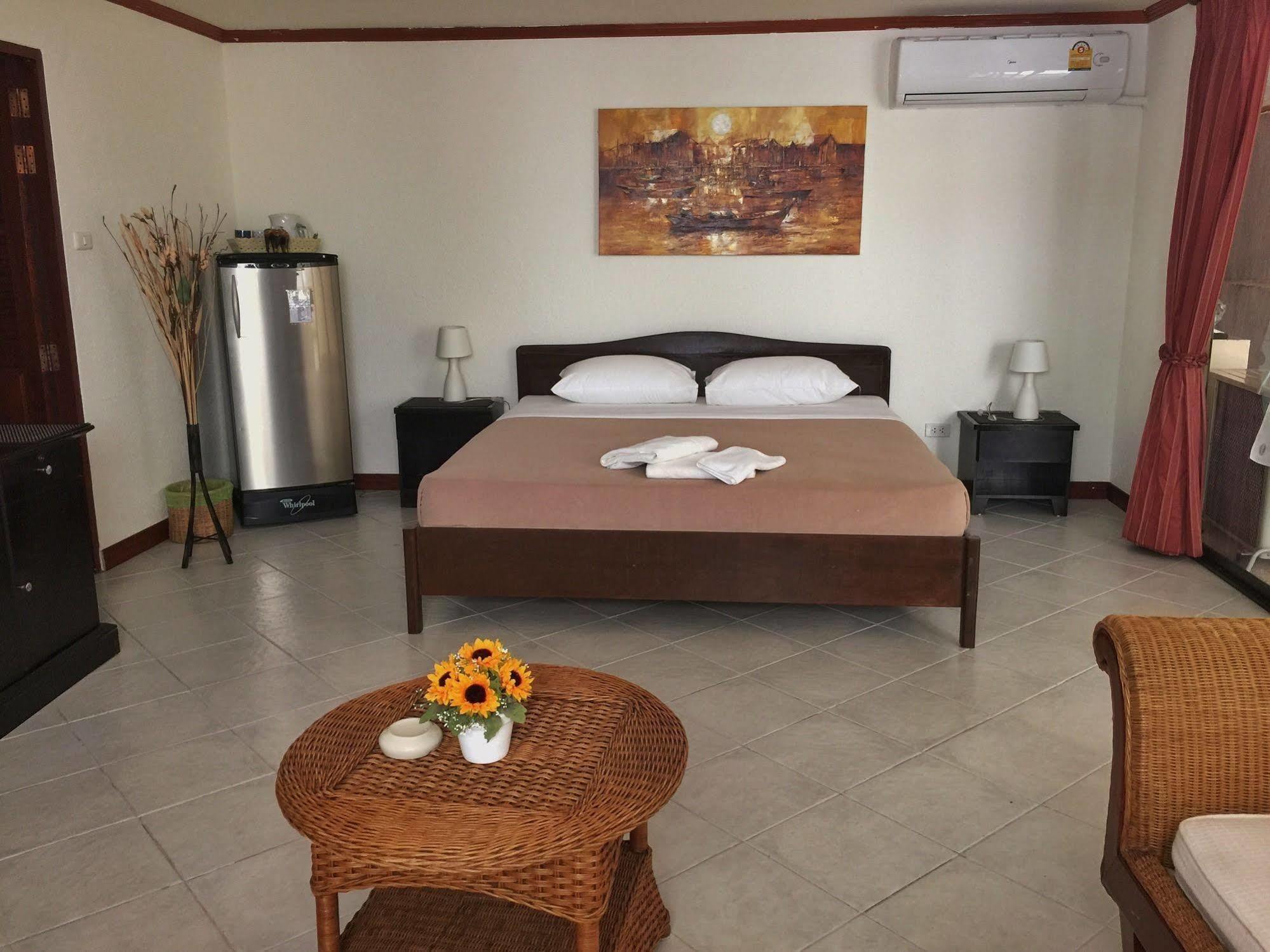Blue Sky Residence Patong Bagian luar foto