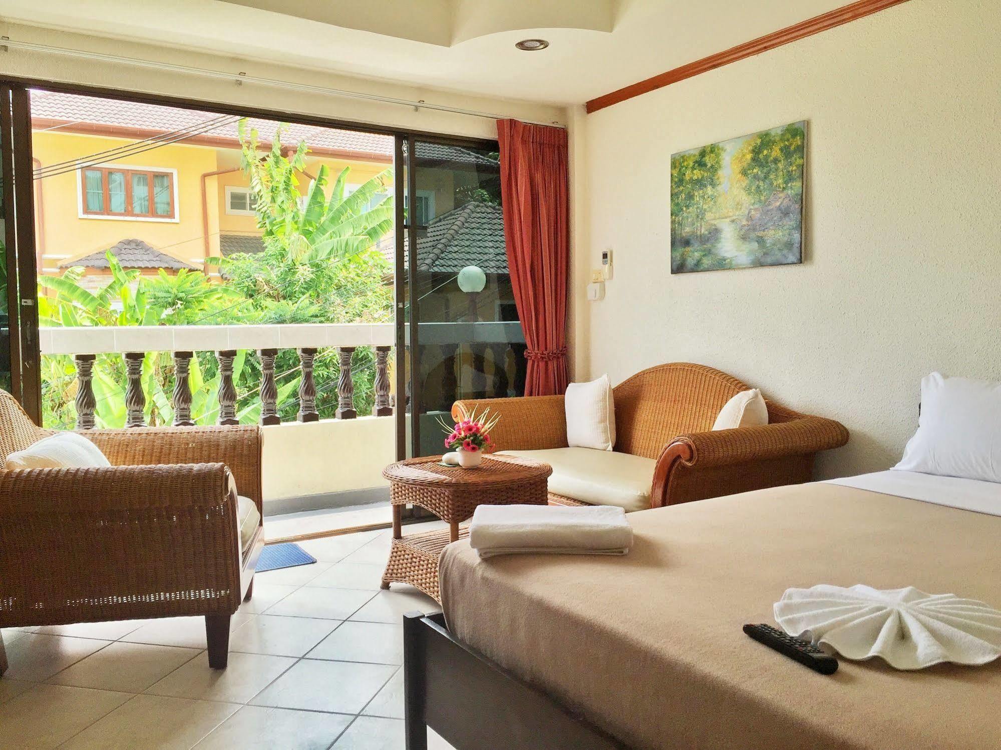 Blue Sky Residence Patong Bagian luar foto