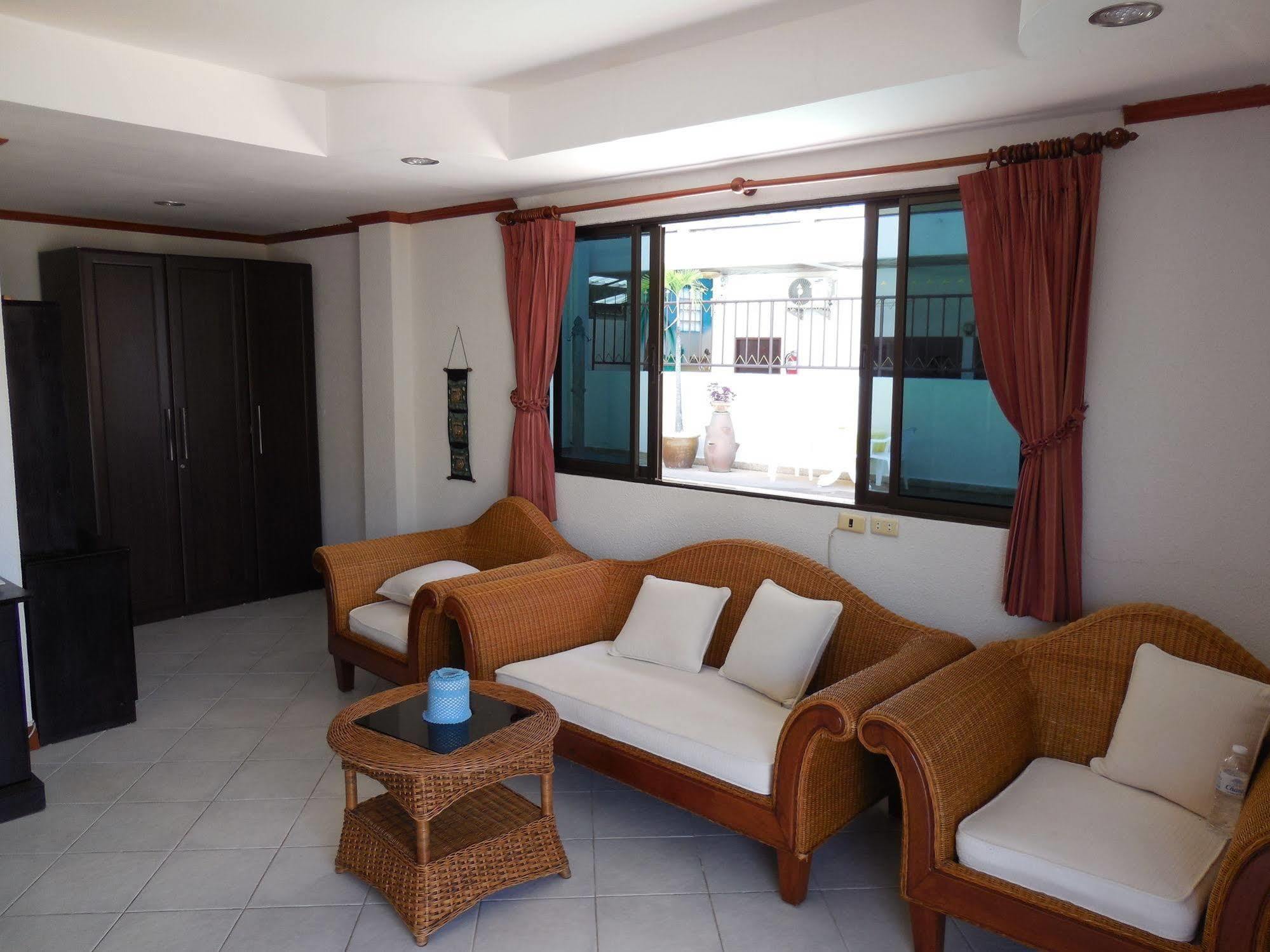Blue Sky Residence Patong Bagian luar foto
