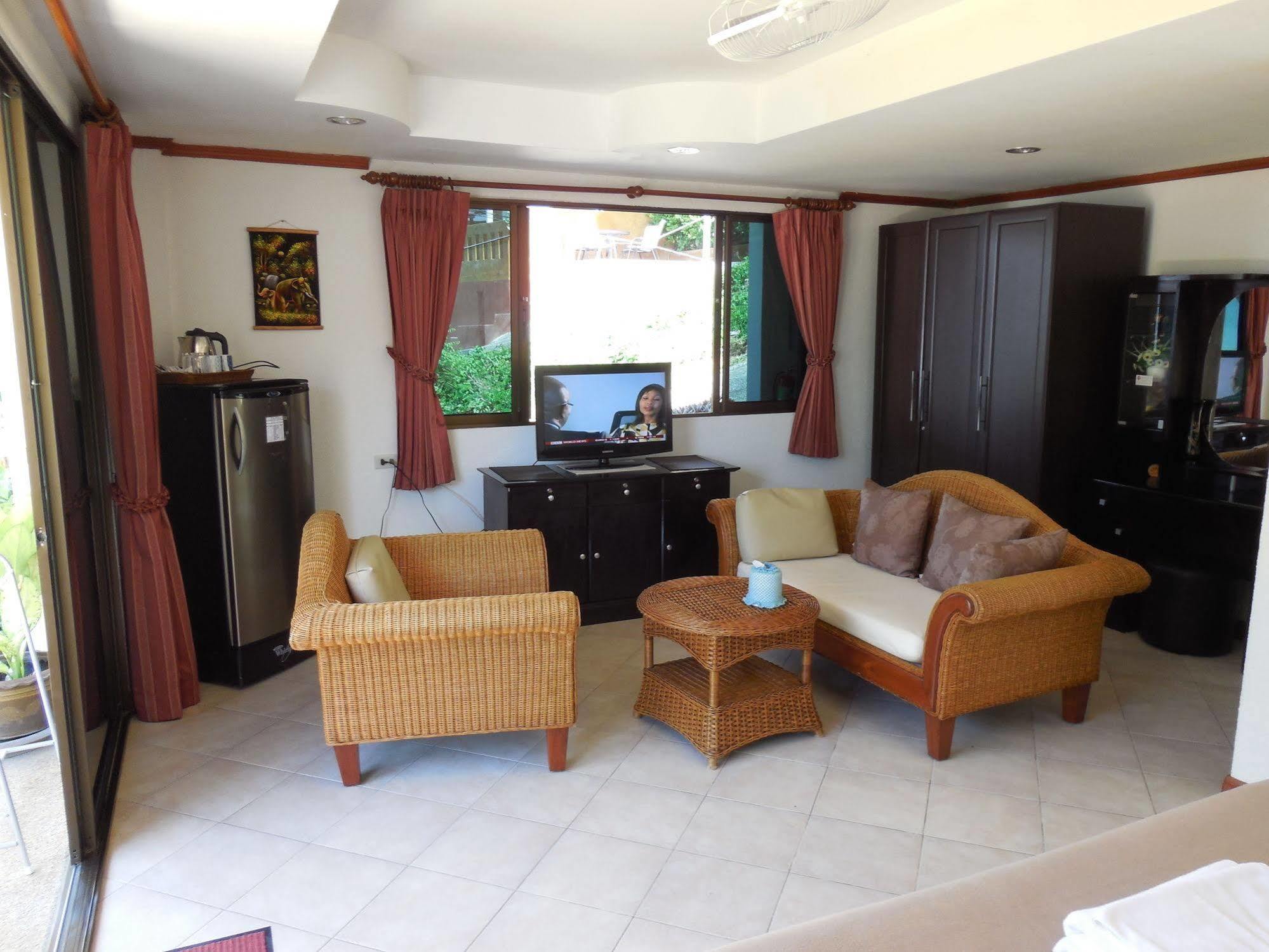 Blue Sky Residence Patong Bagian luar foto