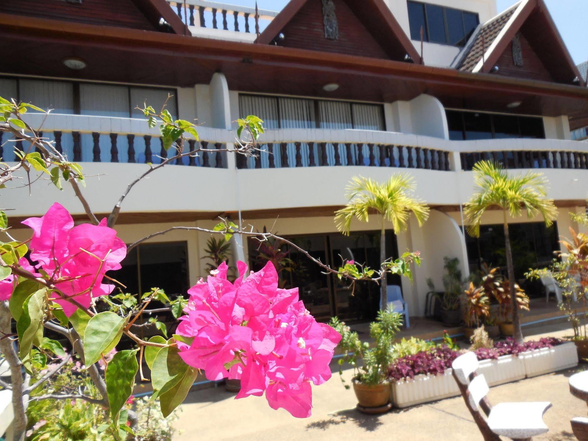 Blue Sky Residence Patong Bagian luar foto