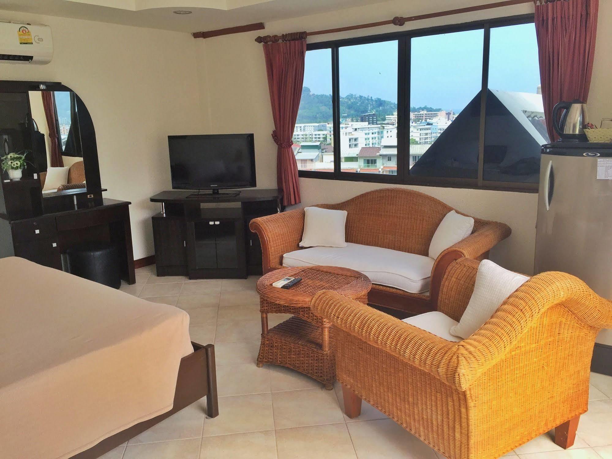 Blue Sky Residence Patong Bagian luar foto