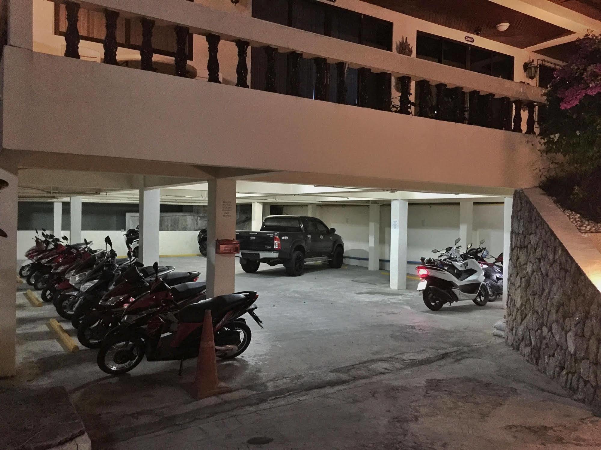 Blue Sky Residence Patong Bagian luar foto